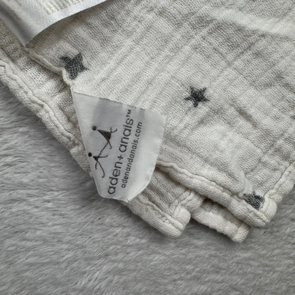 Aden + Anais Cotton Muslin Swaddle Blanket White Grey Stars 41x40 Nursery Baby